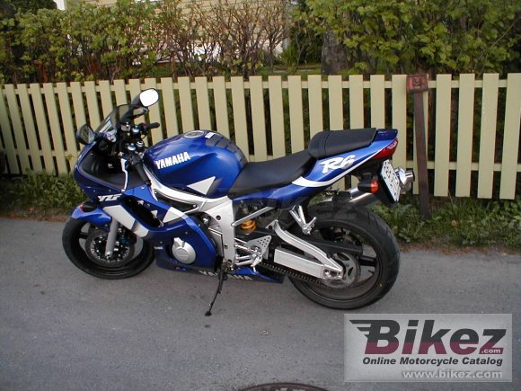 2000 yamaha yzf-r6 photo